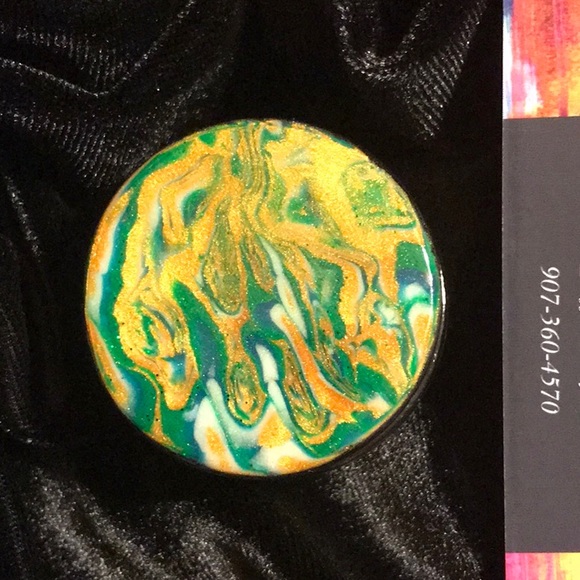 Glow in the Dark lipgloss container - Picture 2 of 4